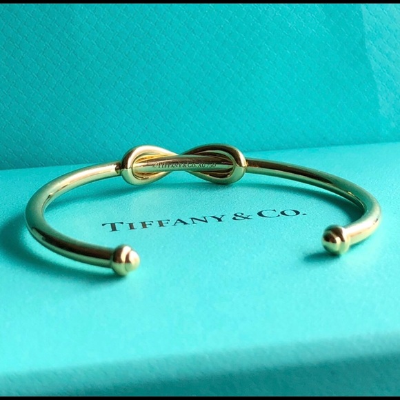 (Last one) TIFFANY 18K Gold Infinity Cuff - Picture 4 of 8